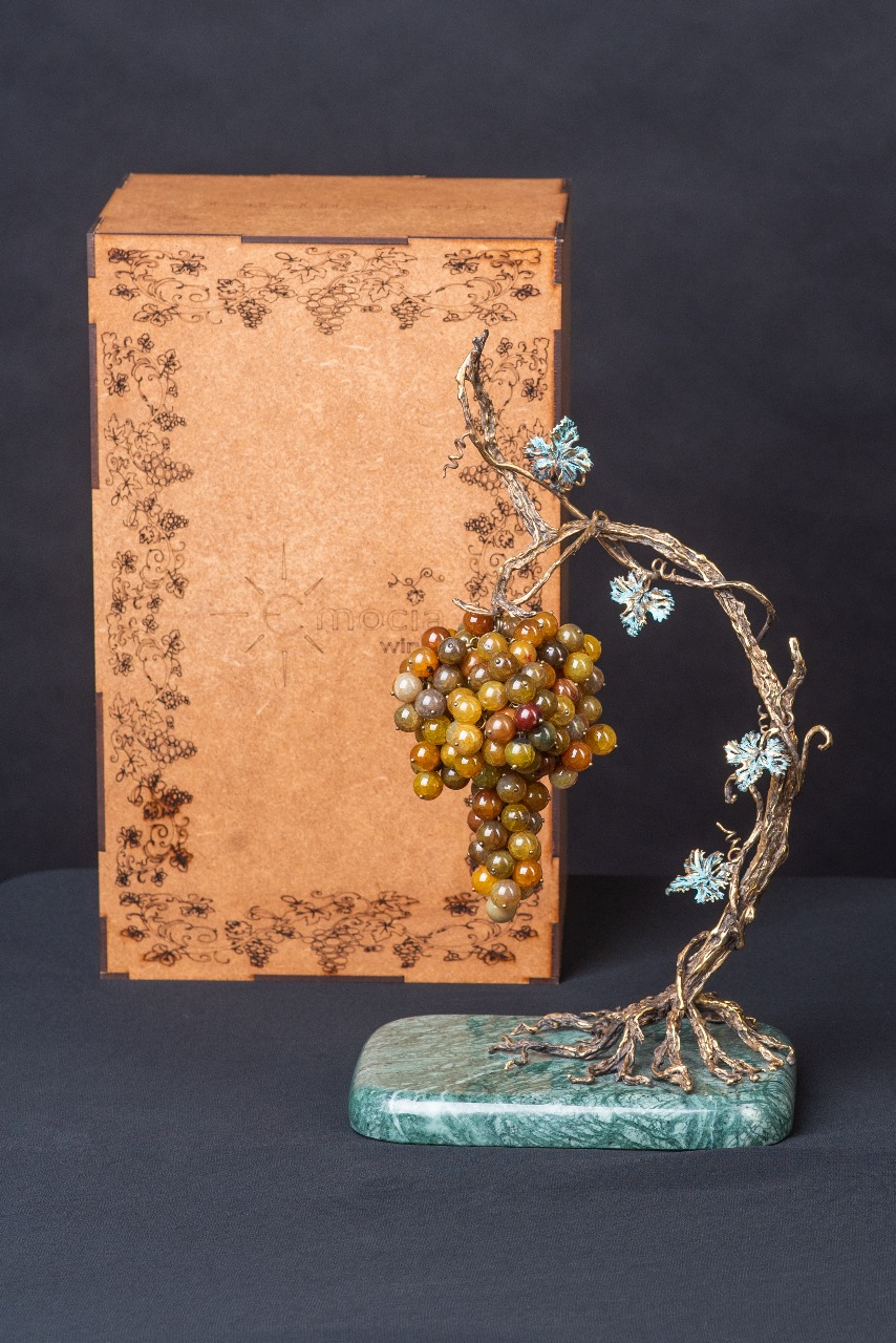 Bronze souvenir "Vine and Grape"